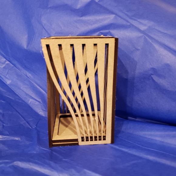 Custom wooden  wave style pencil holder - Picture 3 of 3